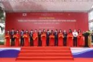 Khai trương Triển lãm trưng bày sản phẩm tiêu biểu Việt Nam – Hàn Quốc.