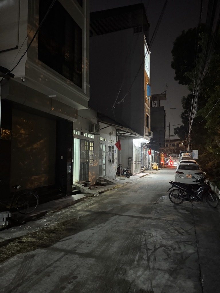 QUÁ HIẾM &#8211; HỒ TÙNG MẬU &#8211; LÔ GÓC &#8211; NGÕ THÔNG &#8211; Ô TÔ TRÁNH &#8211; HIẾM &#8211; NÓI KHÔNG VỚI QUY HOẠCH &#8211; CHỈ 9 TỶ