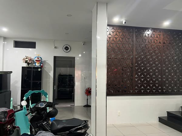 Cho thuê nhà mặt tiền Trịnh Đình Trọng, P.Phú Trung, Tân Phú-Diện tích: 8x27_Giá