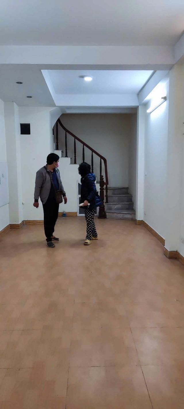 Cho thuê nhà ngõ 67 Thái Thịnh, 36m2 x 3 tầng, 2 ngủ, 2 WC – ở gia đình kết hợp KD