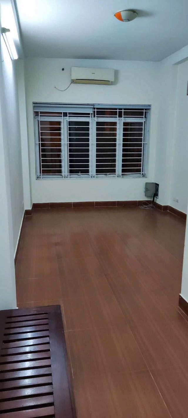 Cho thuê nhà ngõ 67 Thái Thịnh, 36m2 x 3 tầng, 2 ngủ, 2 WC – ở gia đình kết hợp KD