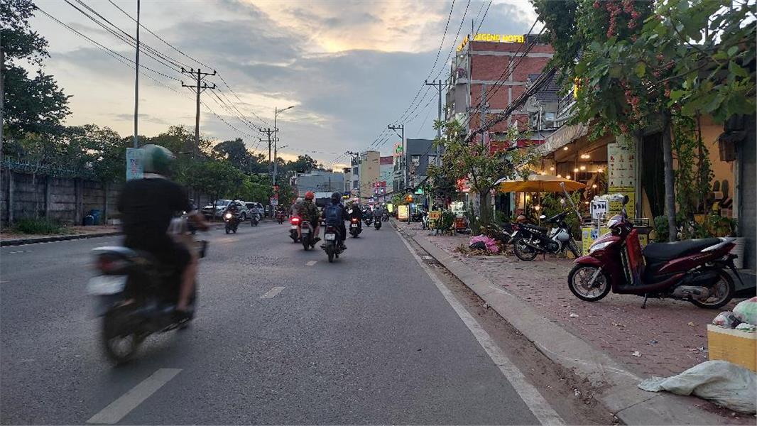 Bán nhà mặt phố Lê Văn Chí, Linh Trung, Thủ Đức – 210m2, 32 tỷ