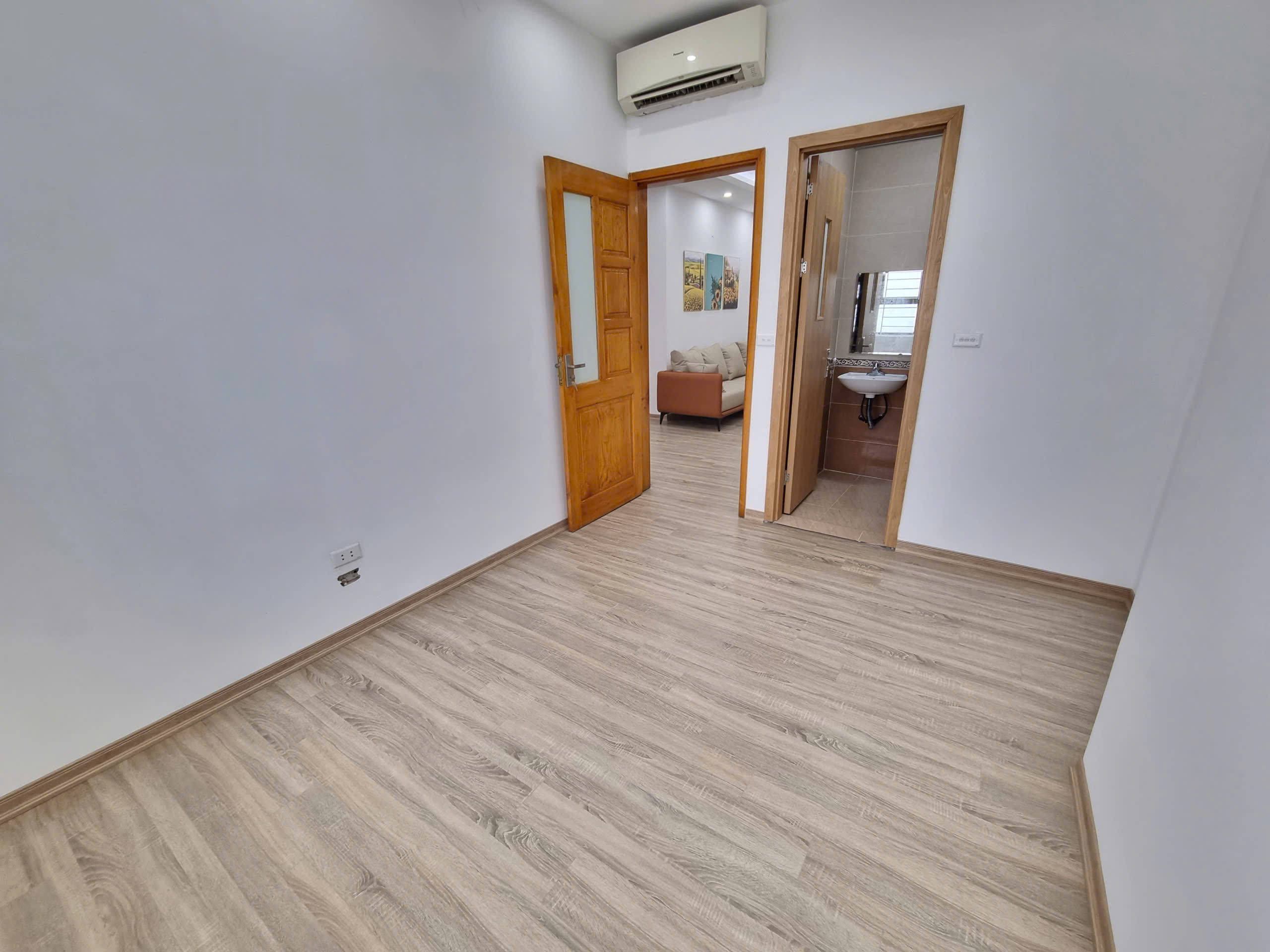 Bán căn hộ CT6 Xala 68m -2pn,2vs , sổ đỏ chính chủ