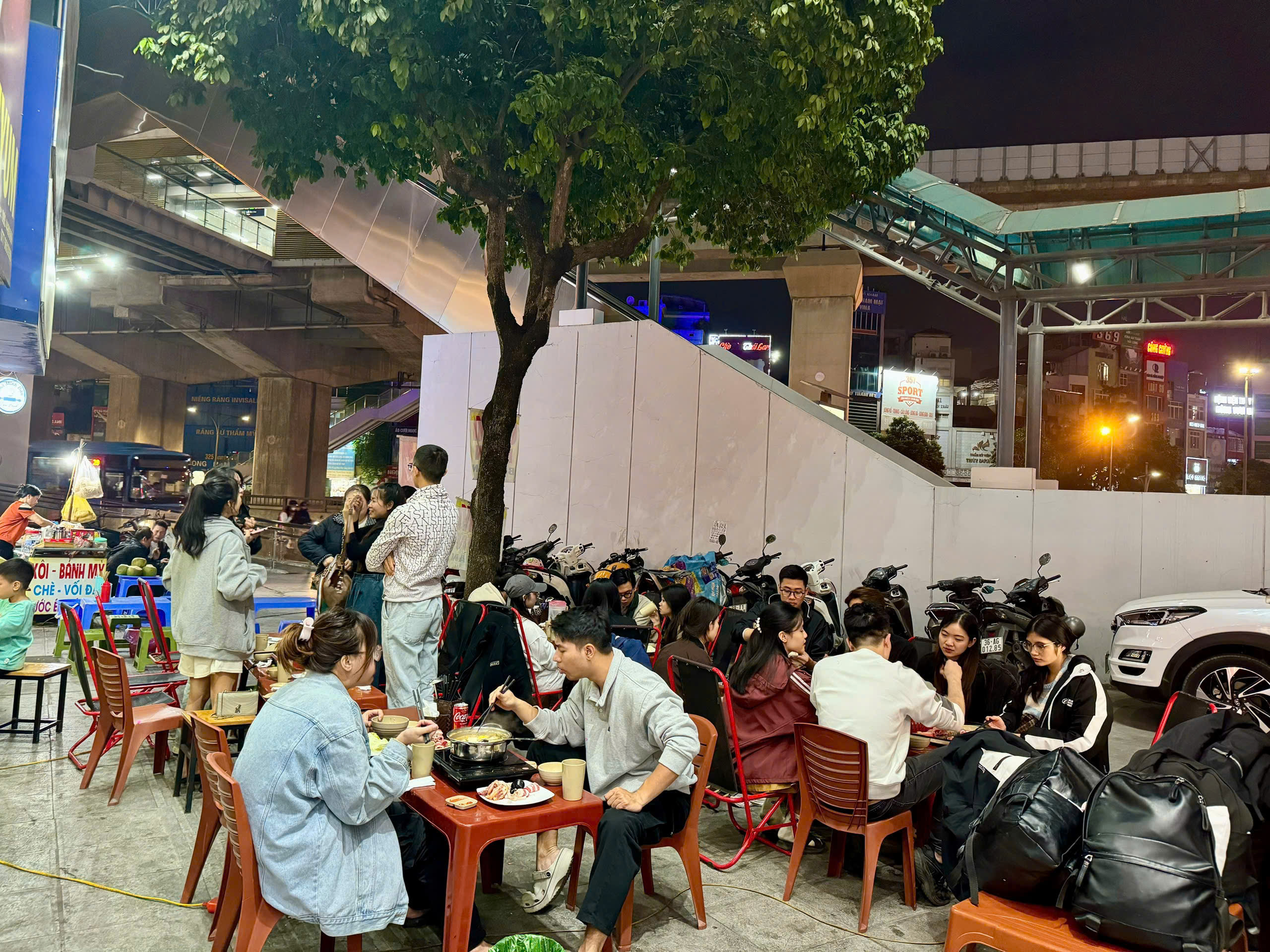 CHÍNH CHỦ CẦN SANG QUÁN LẨU THÁI TOMYUM Địa chỉ: 508 Đường Nguyễn Trãi. Thanh Xuân Trung, Thanh Xuân