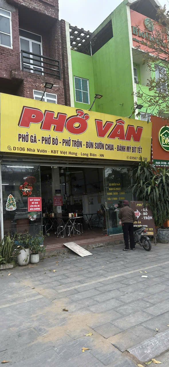 CHÍNH CHỦ CẦN SANG NHƯỢNG QUÁN PHỞ LÂU NĂM Địa chỉ: D106 phố Bùi Thiện Ngộ, phường Giang Biên KĐT Việt Hưng