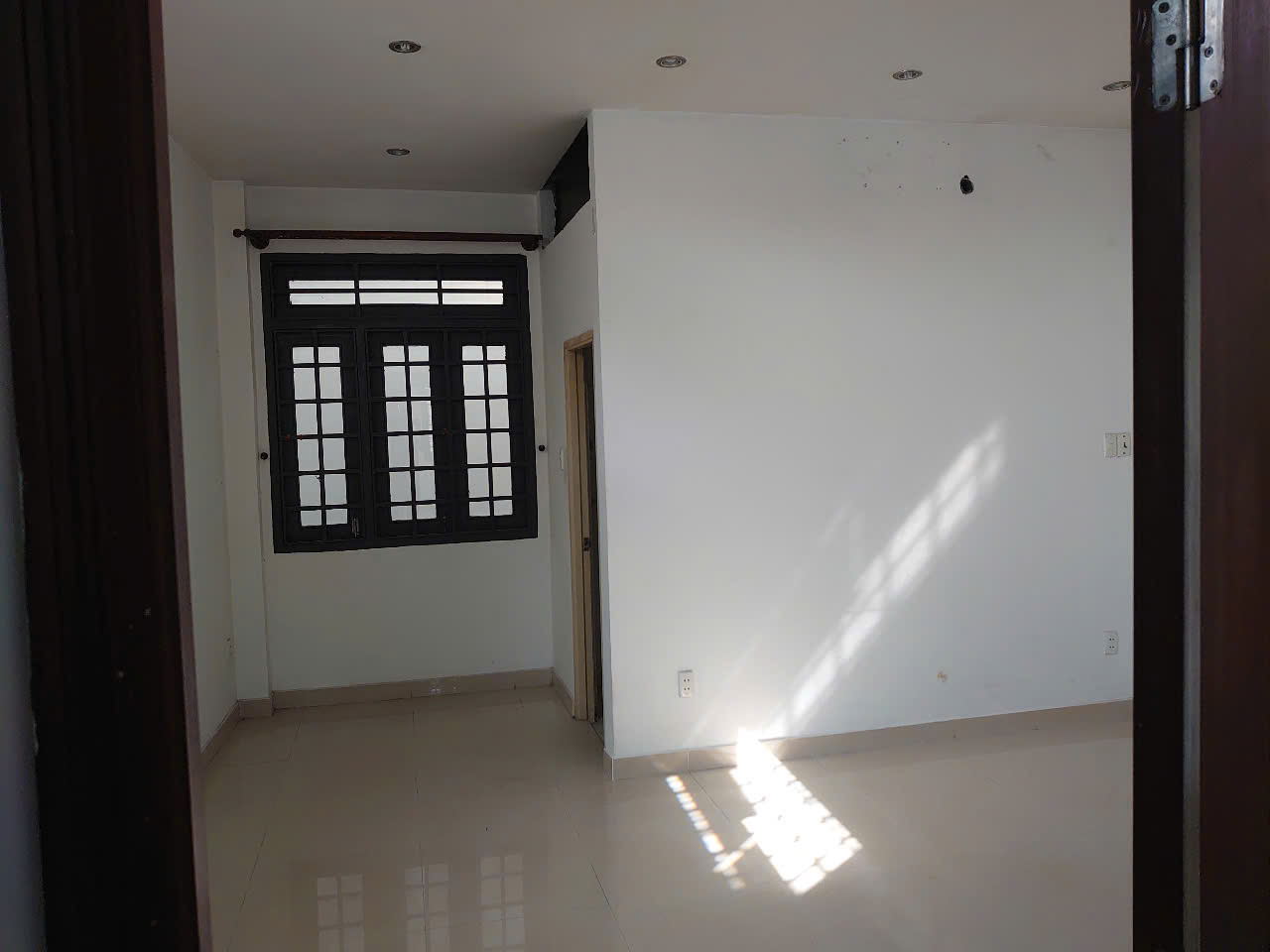 Chính chủ cho thuê nhà nguyên căn mặt tiền đường Dương Quảng Hàm
