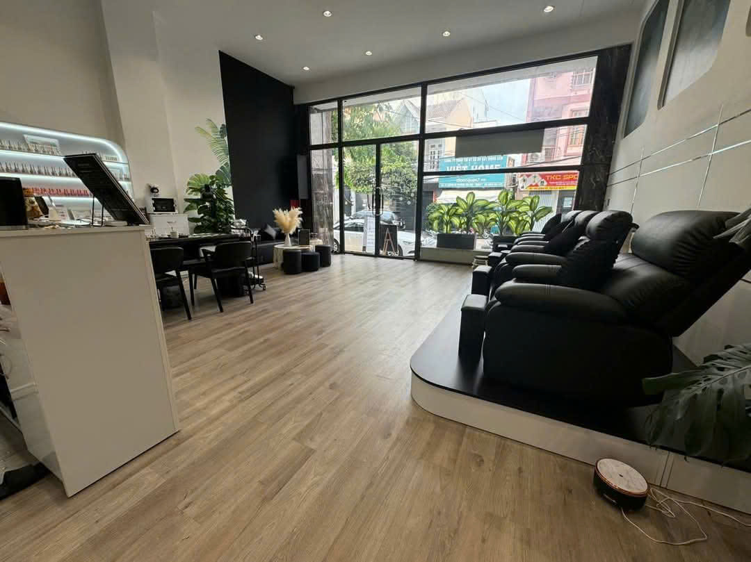 SANG MẶT BẰNG TRỐNG- CƠ HỘI CHO AI TÌM VỊ TRÍ KINH DOANH ĐẸP