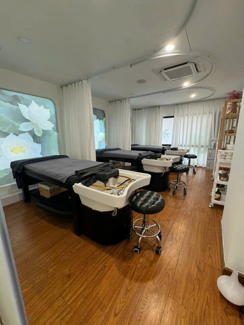 SANG MẶT BẰNG TRỐNG- CƠ HỘI CHO AI TÌM VỊ TRÍ KINH DOANH ĐẸP