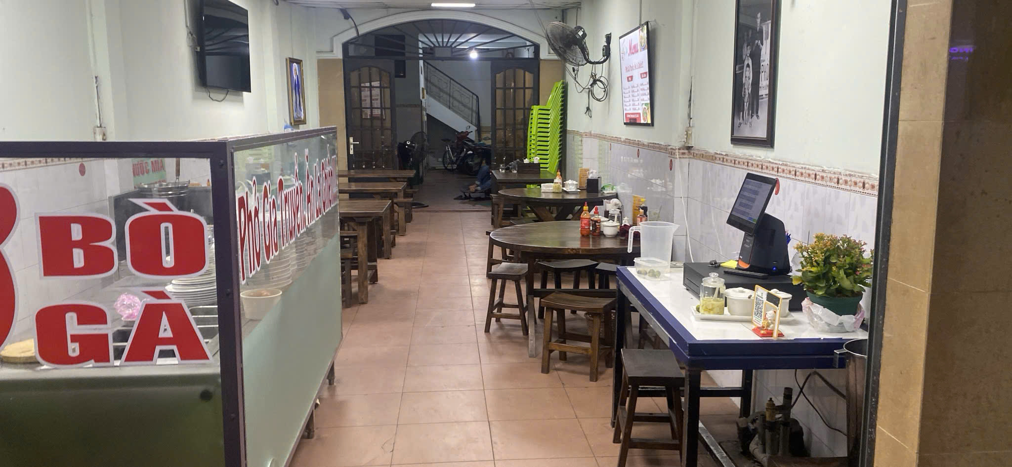 CẦN SANG QUÁN PHỞ Địa chỉ: G7, đường Trường Sơn, P.15, Q10, TP Hồ Chí Minh