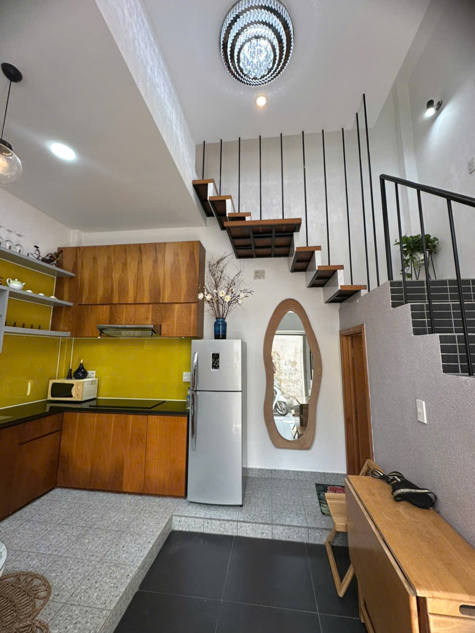 Chính chủ cần bán nhà nguyên căn 4 tầng hẻm 1 sẹt tại Cầm Bá Thước, F7, Phú Nhuận