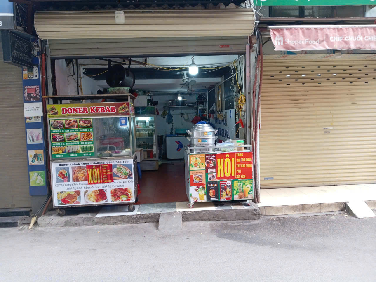Cần SANG Quán bánh mỳ Doner Kebad Xôi Nước Ép ở tầng 1