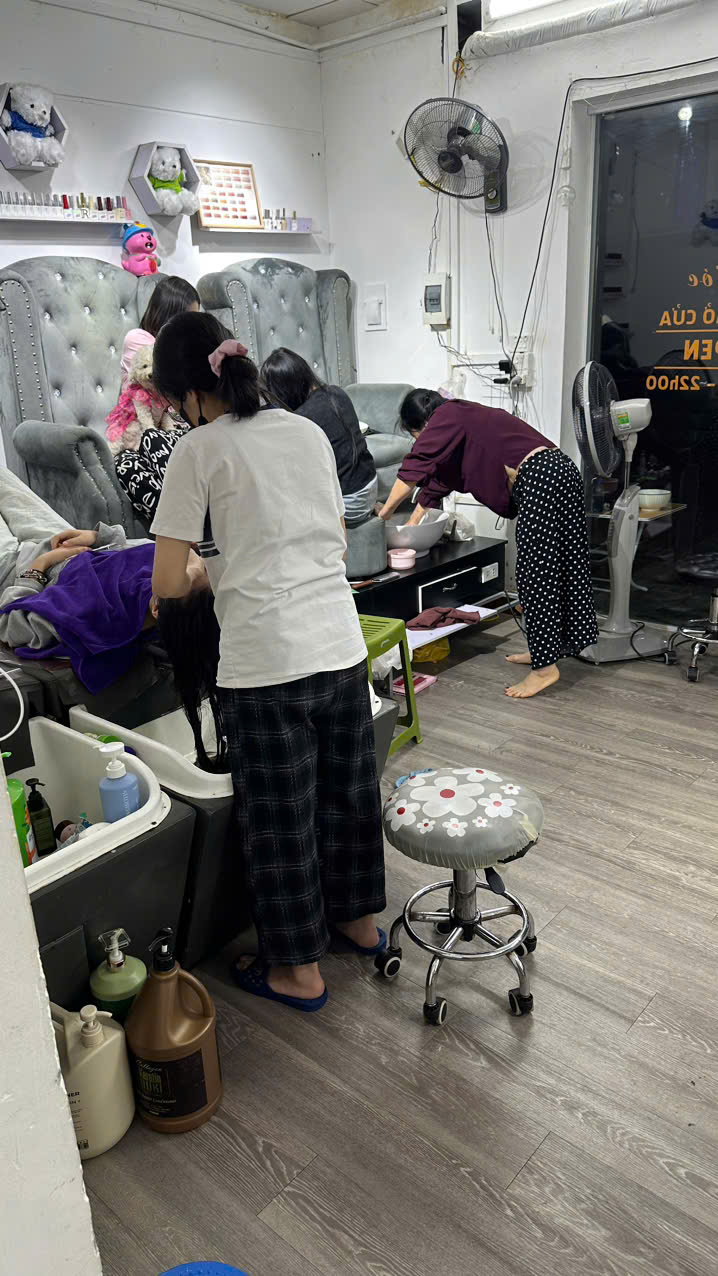 CHÍNH CHỦ CẦN SANG TIỆM GỘI ĐẦU NAIL Địa chỉ: 101 B5 tập thể nghĩa tân Cầu giấy Hà Nội