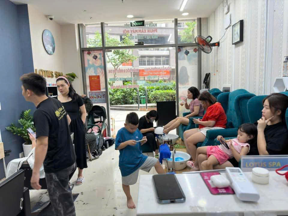 CHÍNH CHỦ CẦN SANG TIỆM NAIL – TÓC – GỘI TÂN PHÚ