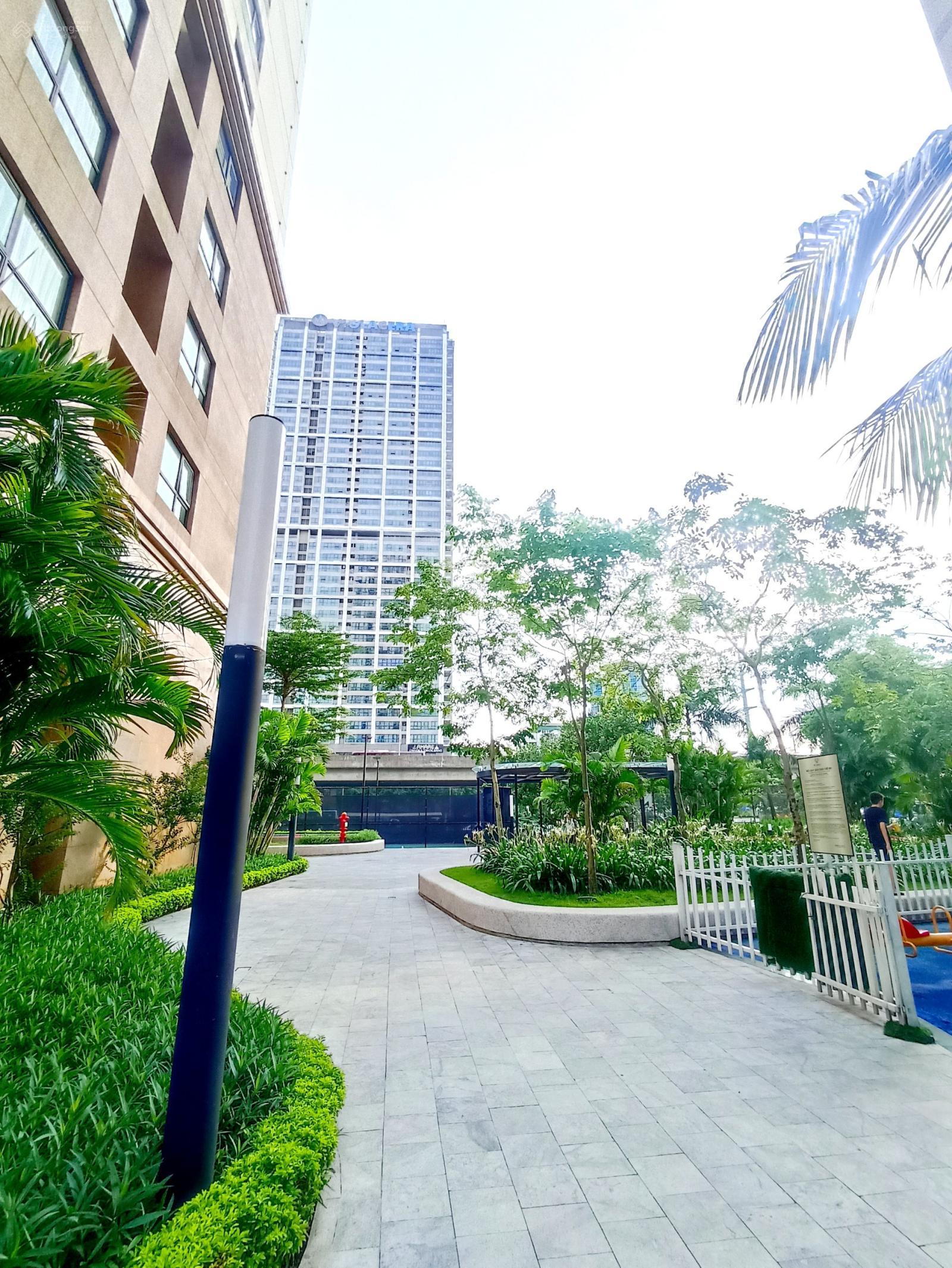 Shophouse khối đế tòa CT8 Emerald Mỹ Đình Sông Đà, cho thuê 80 triệu/tháng.