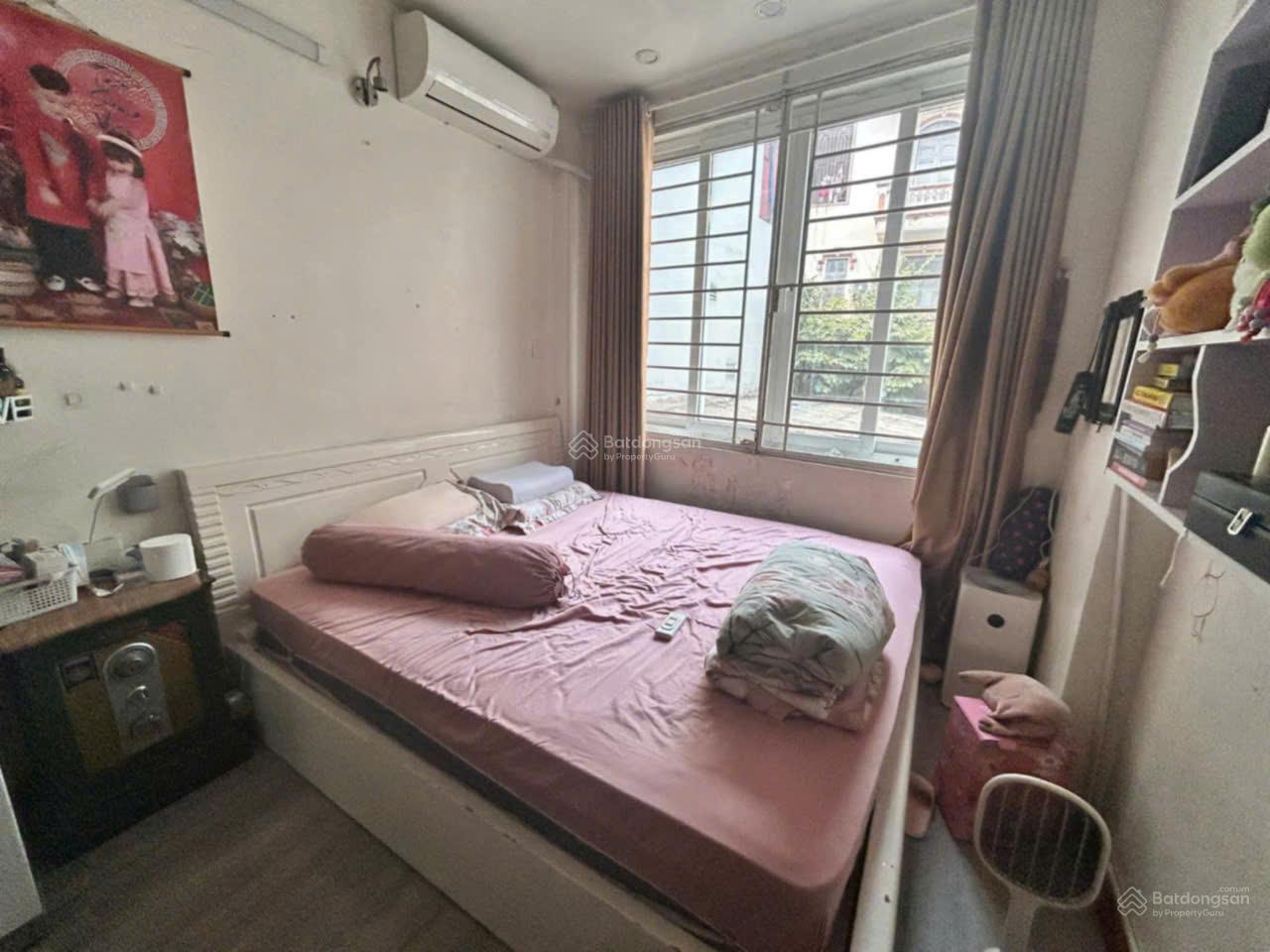 Nhà riêng 4PN, 3WC, 4 tầng, hướng Đông Bắc, mặt tiền 3m, ngõ rộng 2.5m, pháp lý đầy đủ.