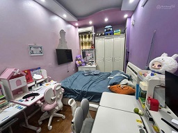 Nhà riêng 4PN, 3WC, 4 tầng, hướng Đông Bắc, mặt tiền 3m, ngõ rộng 2.5m, pháp lý đầy đủ.