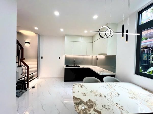 QUẬN 7 &#8211; LÂM VĂN BỀN &#8211; NHÀ ĐẸP VÀO Ở NGAY &#8211; 50m2 &#8211; GIÁ 5 TỶ XÍU THƯƠNG LƯỢNG.