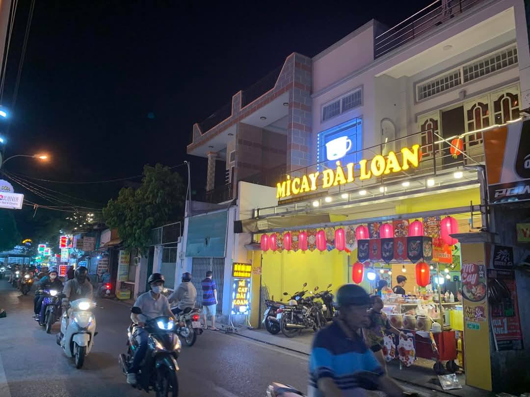 Bán nhà mặt tiền 7,4x28m giá 14,39 tỷ Đường Nguyễn Hưu Cầu