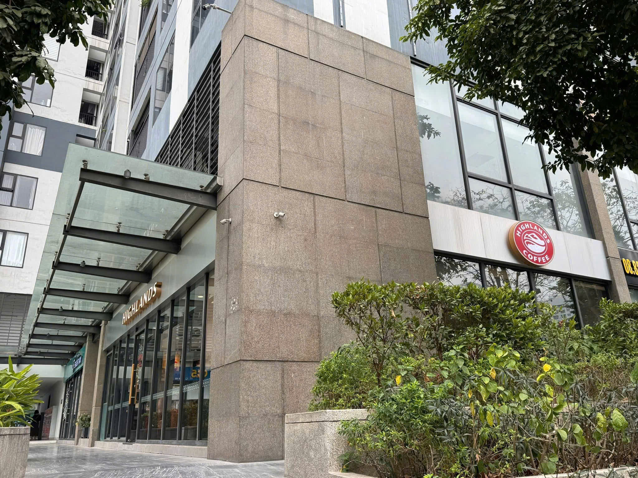 CĂN HỘ ĐẸP – GIÁ TỐT – Vị Trí Đắc Địa Tại Tòa B Chung cư AZ Sky Định Công, Quận Hoàng Mai, Hà Nội