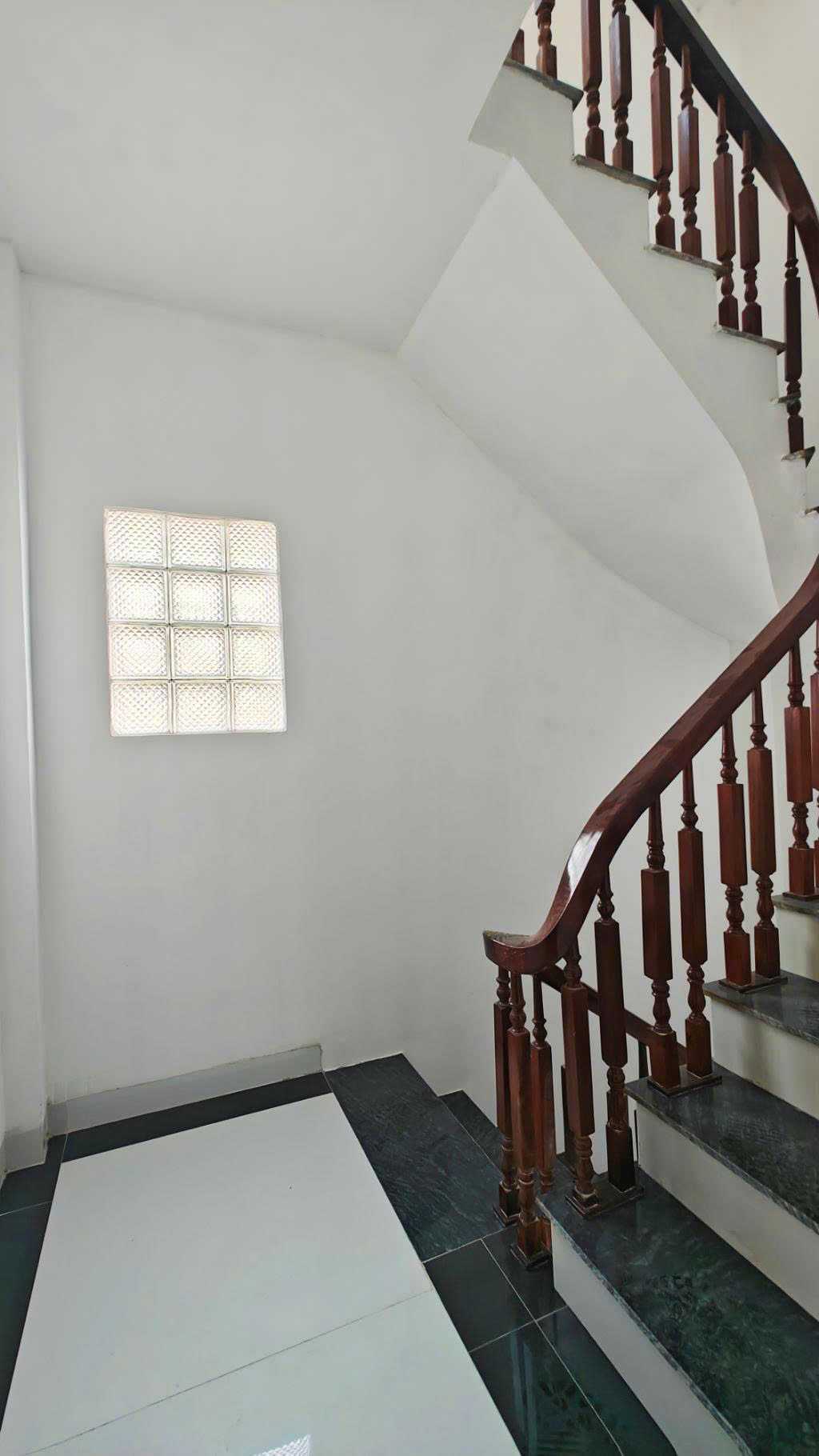 624 Minh Khai – ngõ thông sang Times City – 72m2 – 5 tầng – 10,5 tỷ.