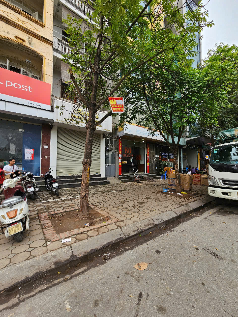 BÁN NHÀ MẶT PHỐ NHỔN GIÁ 26 TỶ