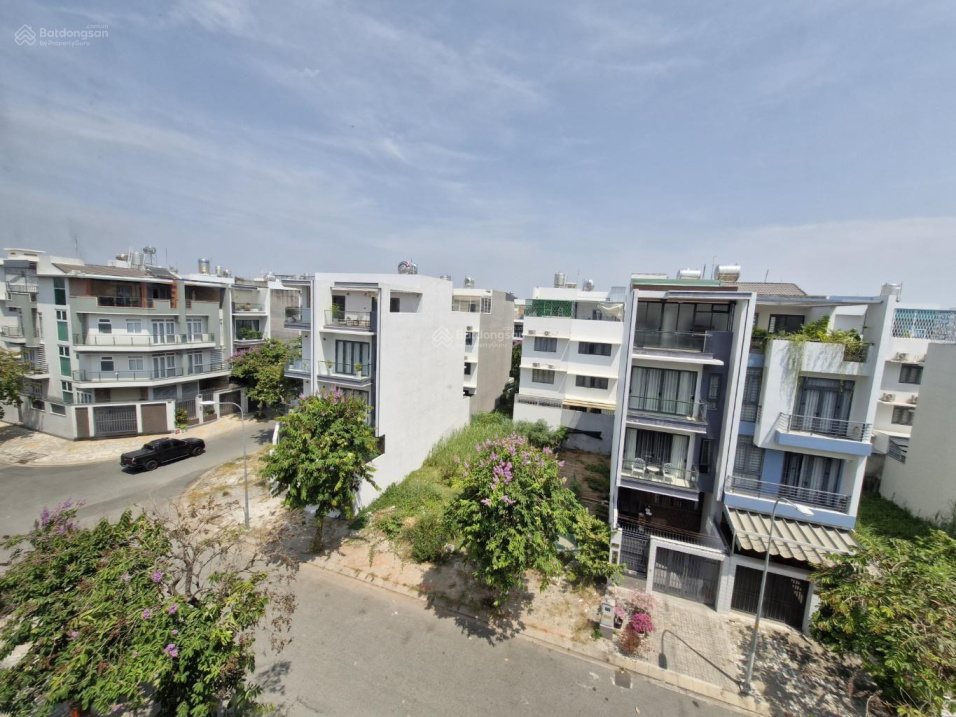 Bán nhà gần BX quận 8, giáp Phú Mỹ Hưng, 120m2x5 tầng BTCT, giá nhỉnh 12 tỷ