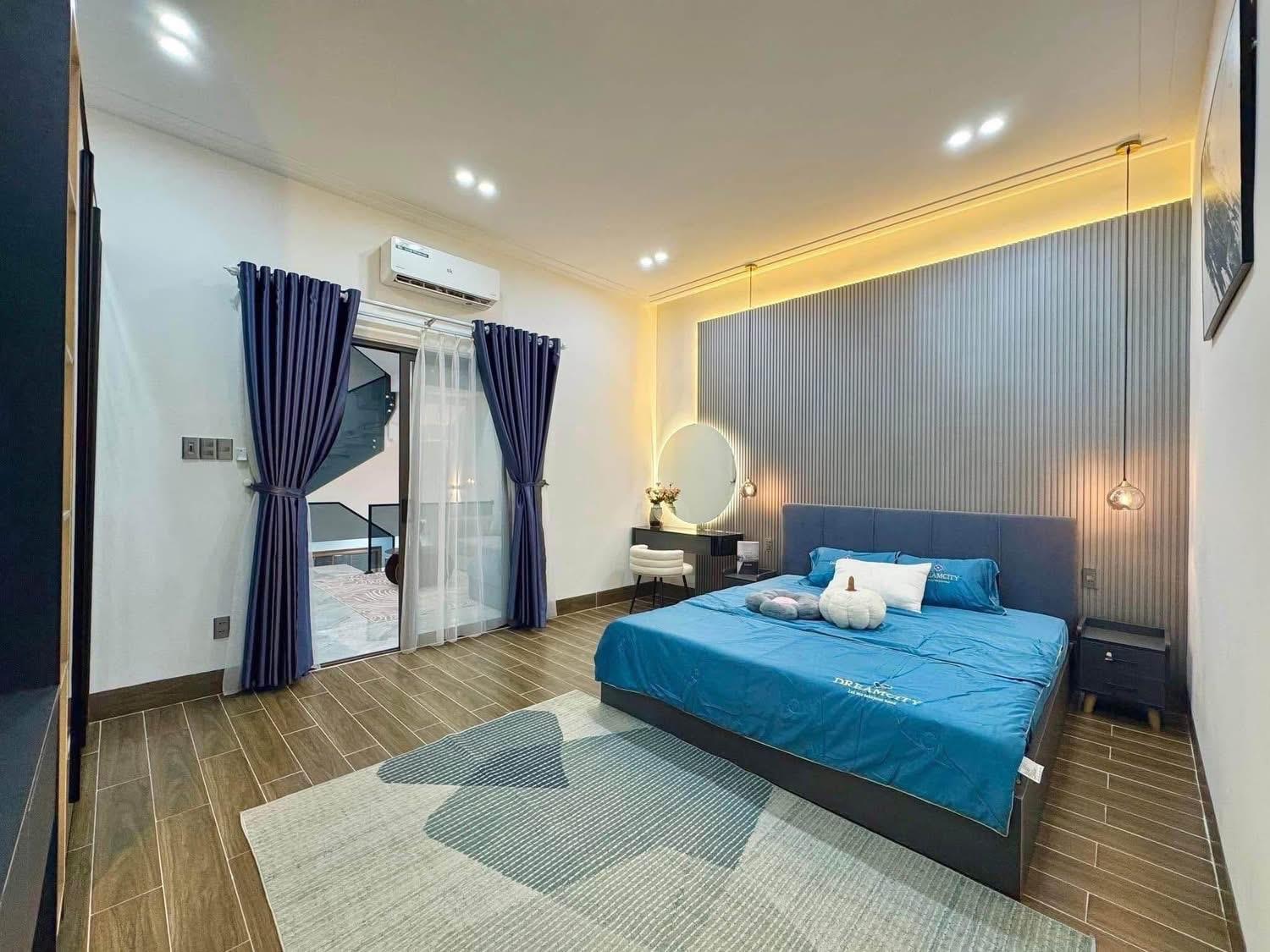 **Bán nhà mặt tiền Phan Văn Sửu, P.13, Tân Bình; (12*7) 5 tầng – 10,7 tỷ