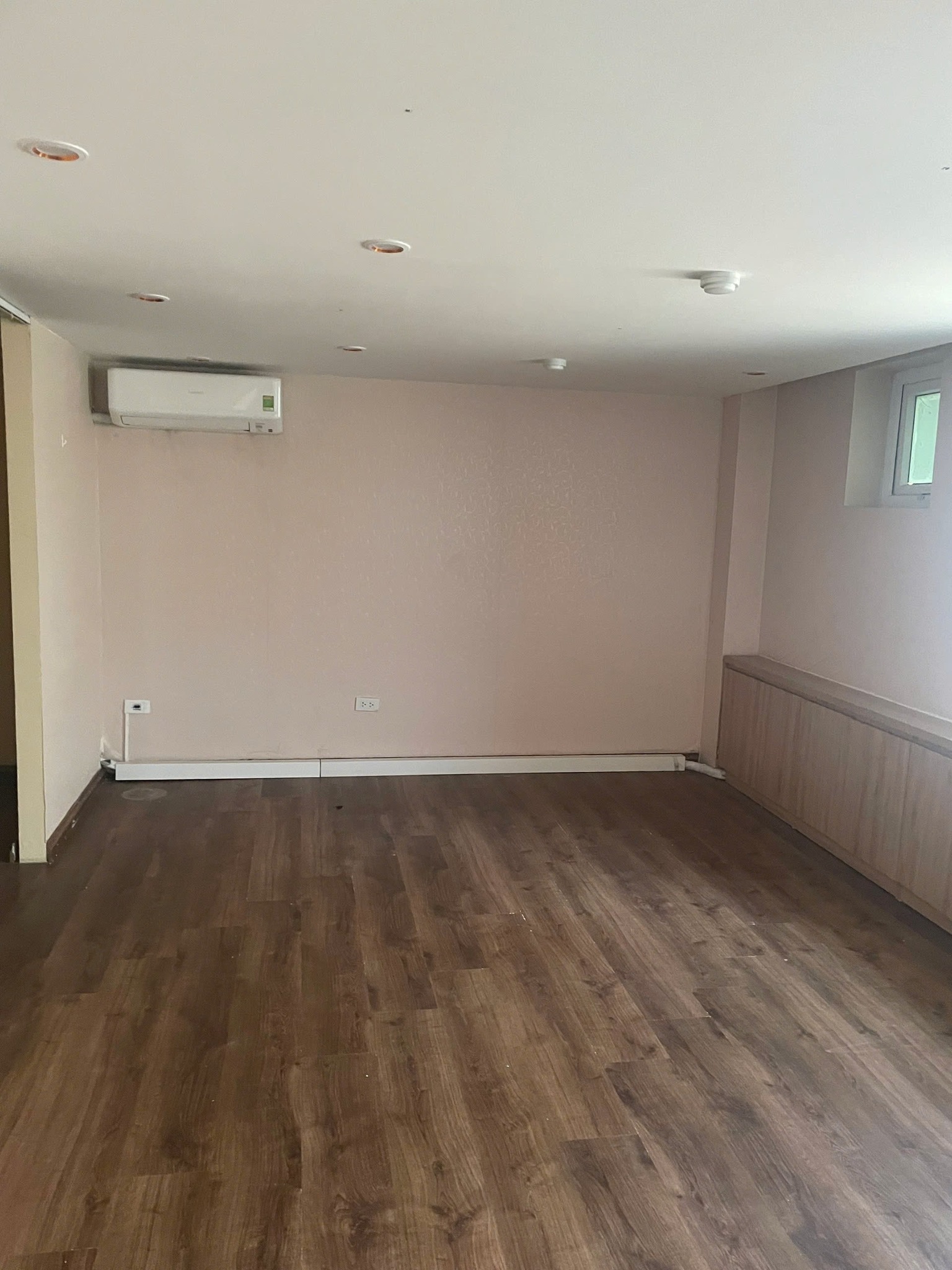 Cho thuê nhà A10 Nam Trung Yên 4 tầng x 80m2 thông sàn, 50 Triệu LÀM VP, KD ONLINE