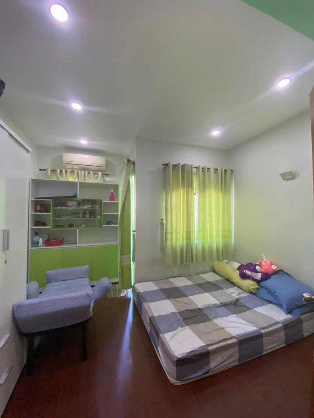 NHÀ RỘNG RẺ MTKD TỐT,PHẠM THẾ HIỂN PHƯỜNG V , QUẬN 8, TPHCM. 60 m2. 6,5 ty.