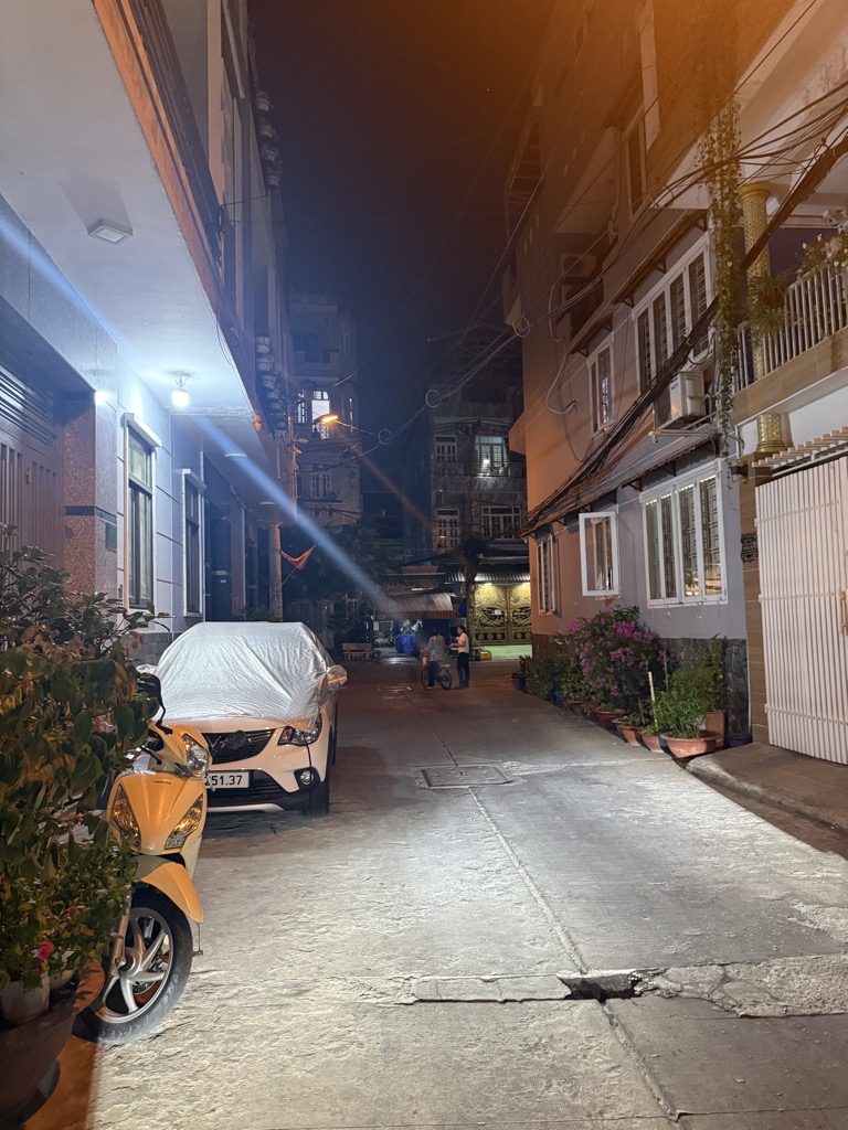 BÁN NHÀ MỚI 2 TẦNG, HXH, HOÀN CÔNG ĐỦ, NGAY NGUYỄN NGỌC NHỰT, TÂN QUÝ, TÂN PHÚ