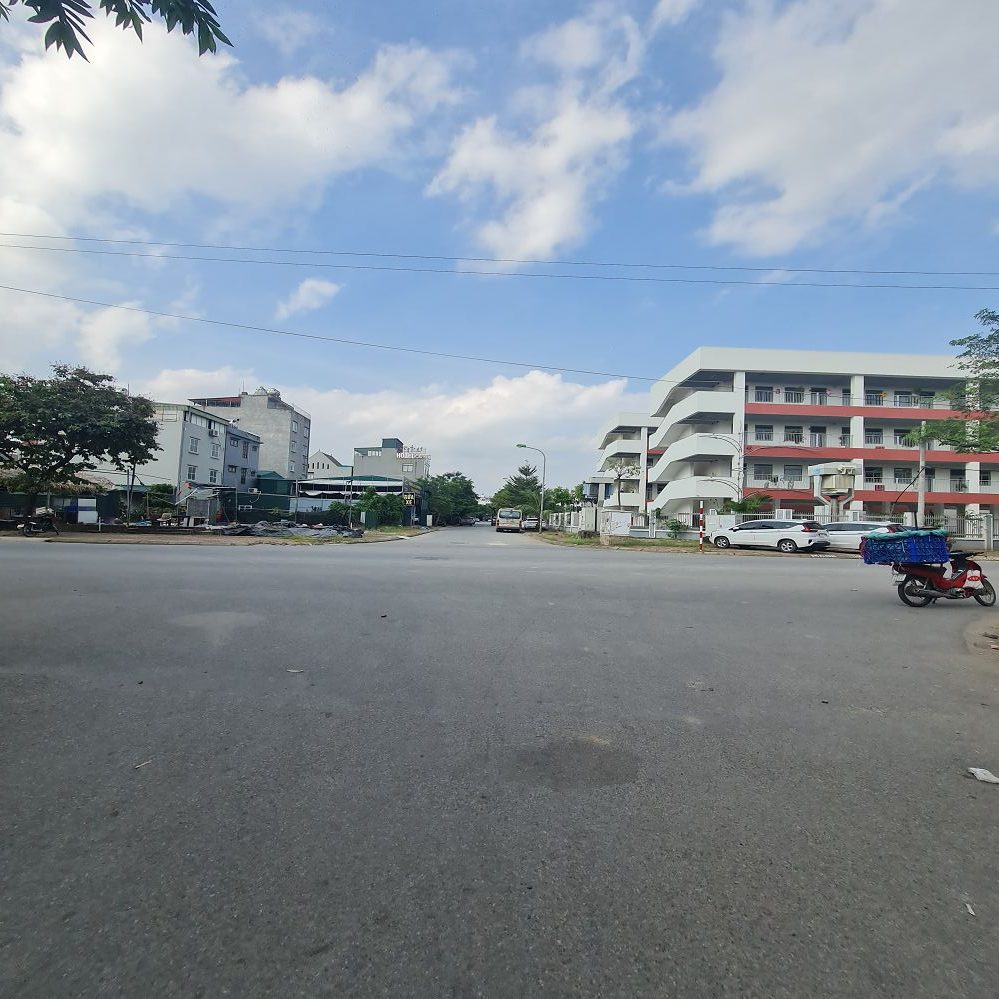 61m2 Trâu Quỳ, Gia Lâm, Hà Nội. Mt 5m. Đường 12m có vỉa hè chỉ 8 tỷ x.