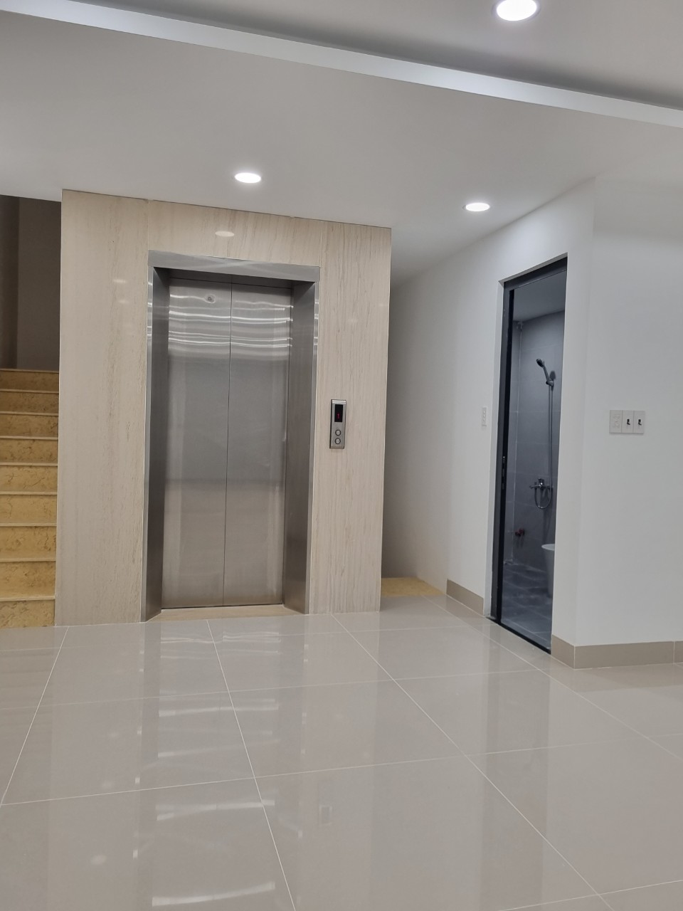 Bán Nhà Có Thang Máy – Gần đường Lương Định Của, Quận 2 – Giá Tốt 18,5 Tỷ