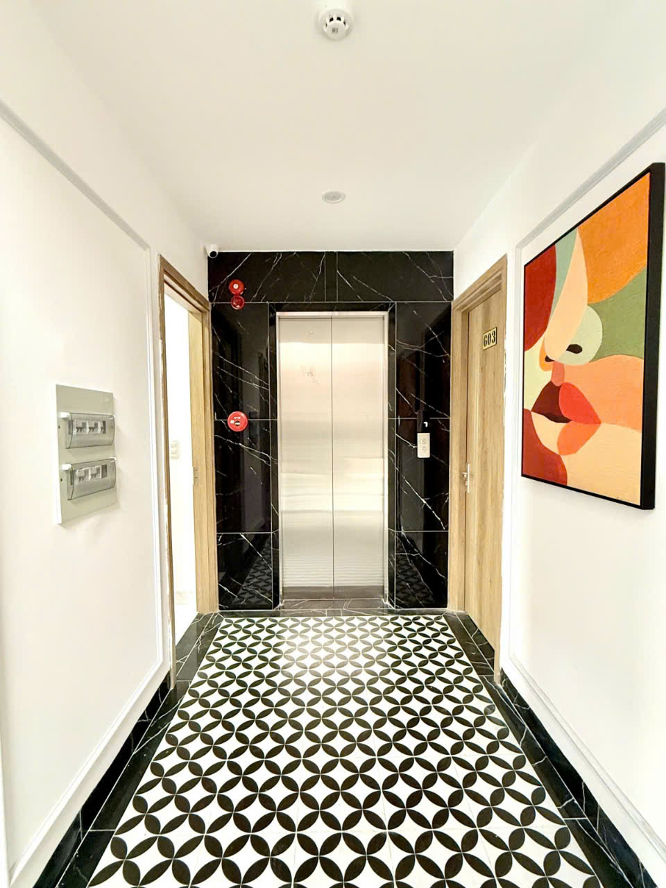 NGUYỄN HỮU THỌ- HOÀNG MAI, LÔ GÓC, 100 M2, 7 TẦNG, TM , MT 6,5M, GIÁ 26,9 TỶ