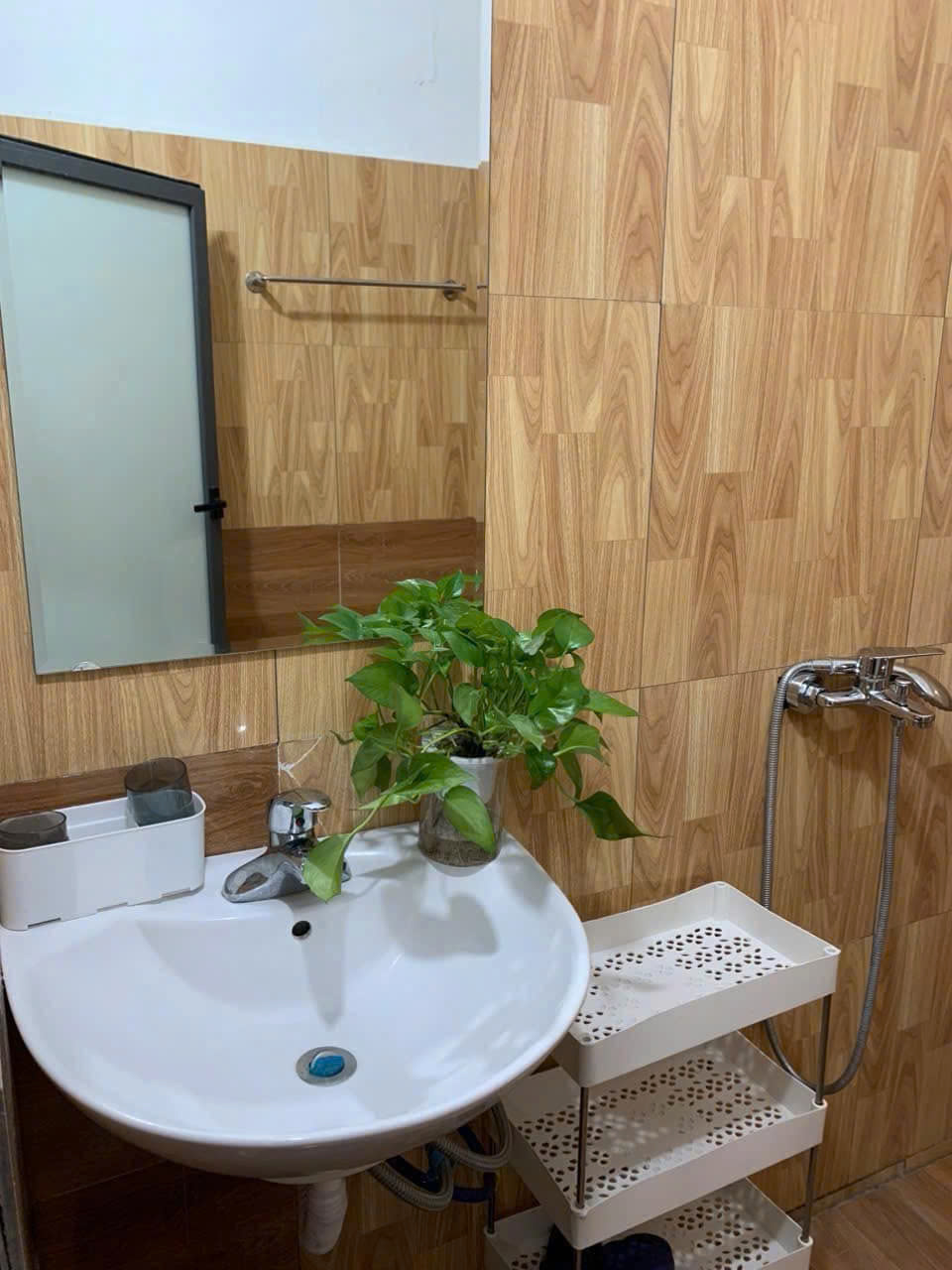 Do chuyển Công việc nên mình cần nhượng phòng có thể vào ở luôn. Phòng ở rất thích và đầy đủ tiện nghi