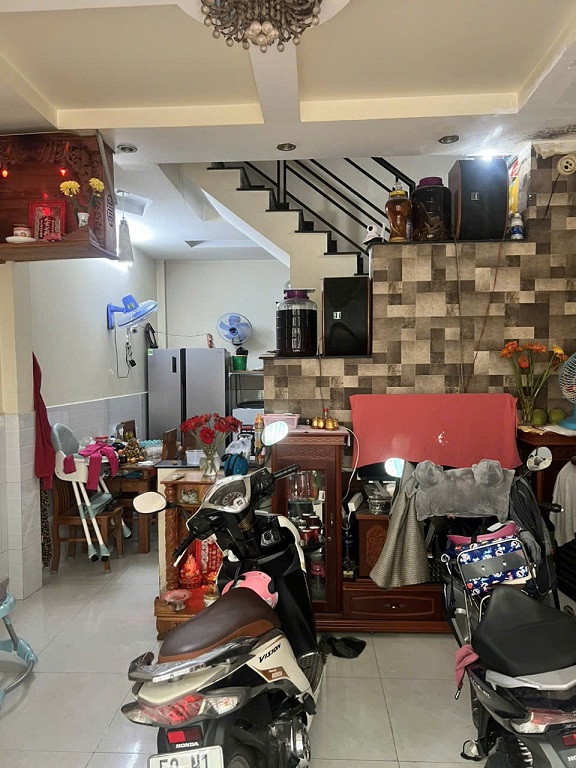 Chính chủ cần bán nhà Bình Chánh giá chỉ 1 tỷ 2 – Vị trí : 1B5/4 Ấp 1, Phường Phạm Văn Hai, Quận Bình Chánh, Hồ Chí Minh.