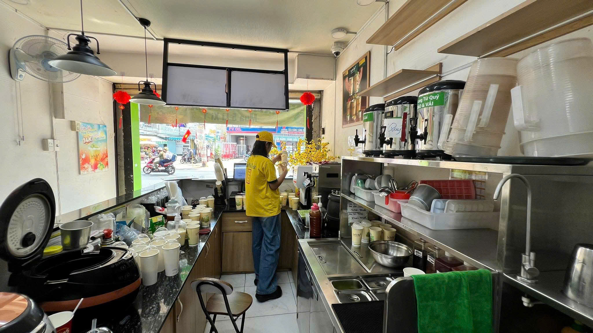 SANG NHƯỢNG GẤP QUÁN TRÀ SỮA LUYUTEA – THƯƠNG HIỆU ĐÀI LOAN – VỊ TRÍ VÀNG NGAY CHỢ THỦ ĐỨC