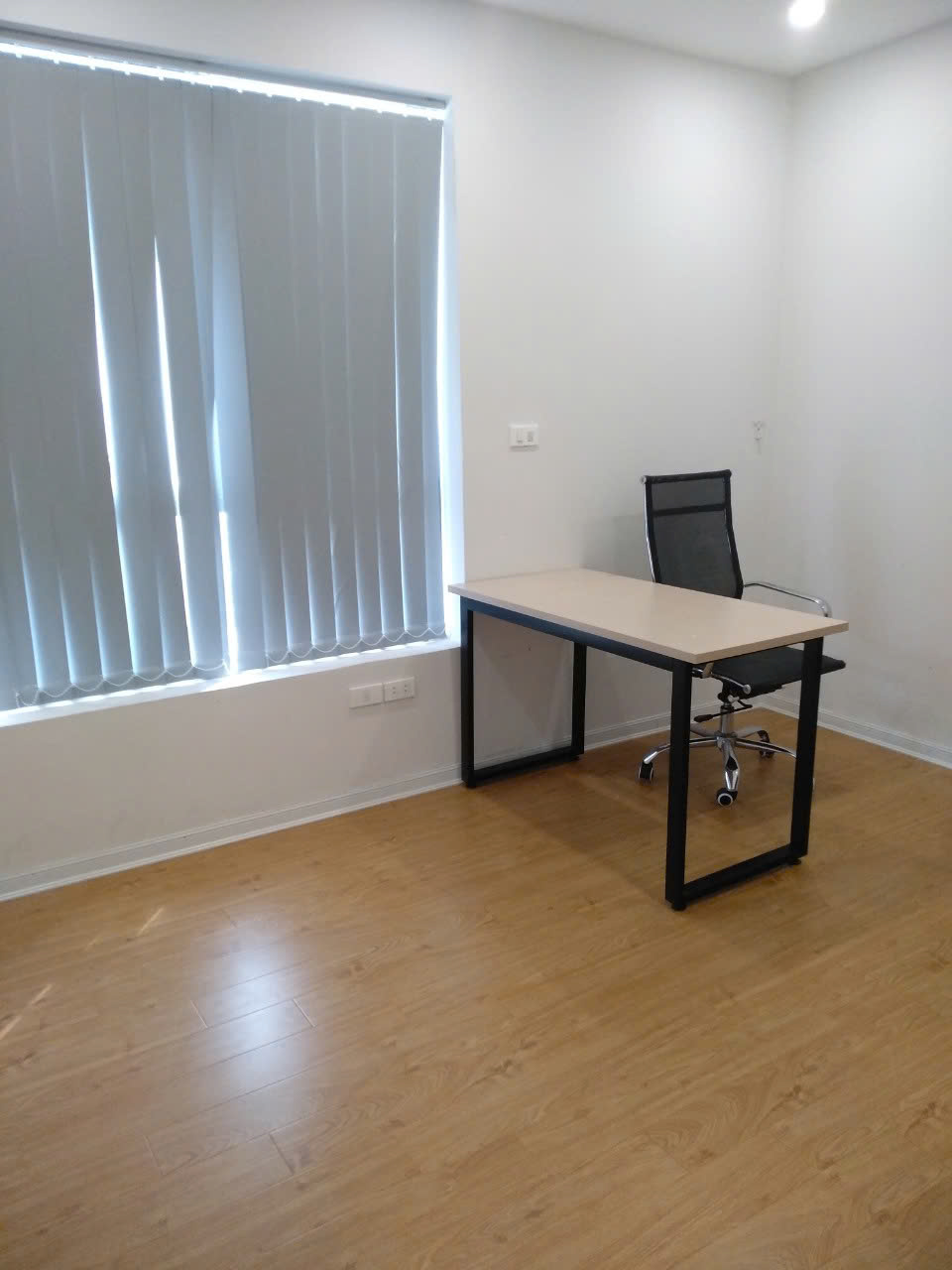 Cho thuê căn góc,diện tích 105m2, 3 phòng ngủ, Chung cư Goldsilk Complex Vạn Phúc Hà Đông