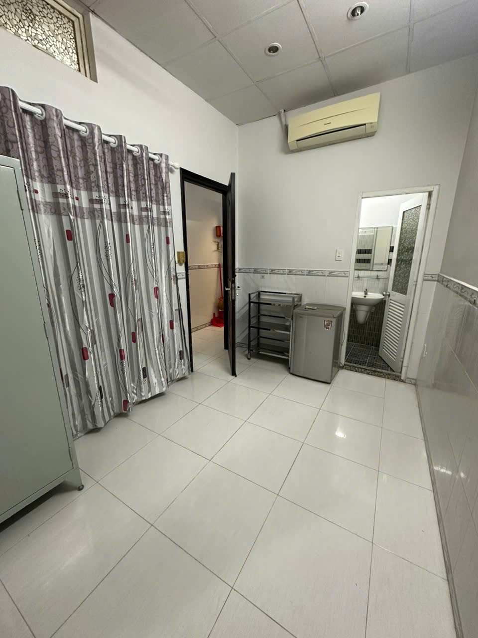 cho thuê phòng 876/18 Cách Mạng Tháng 8 P.5 Q. Tân Bình