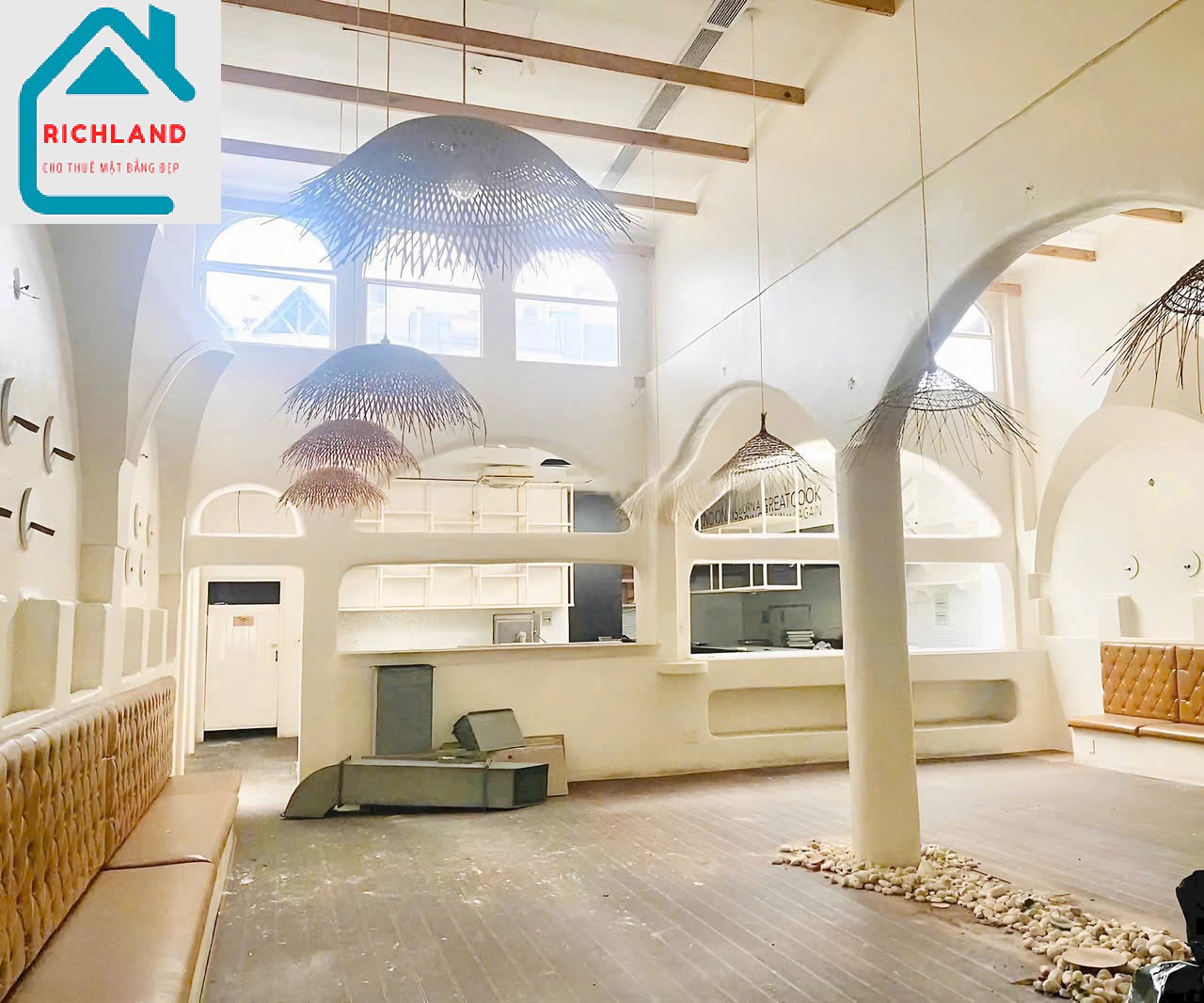 Cho Thuê Nhà: 113-115 Lý Tự Trọng, Phường Bến Thành, Quận 1, TPHCM. Giá 8.000$