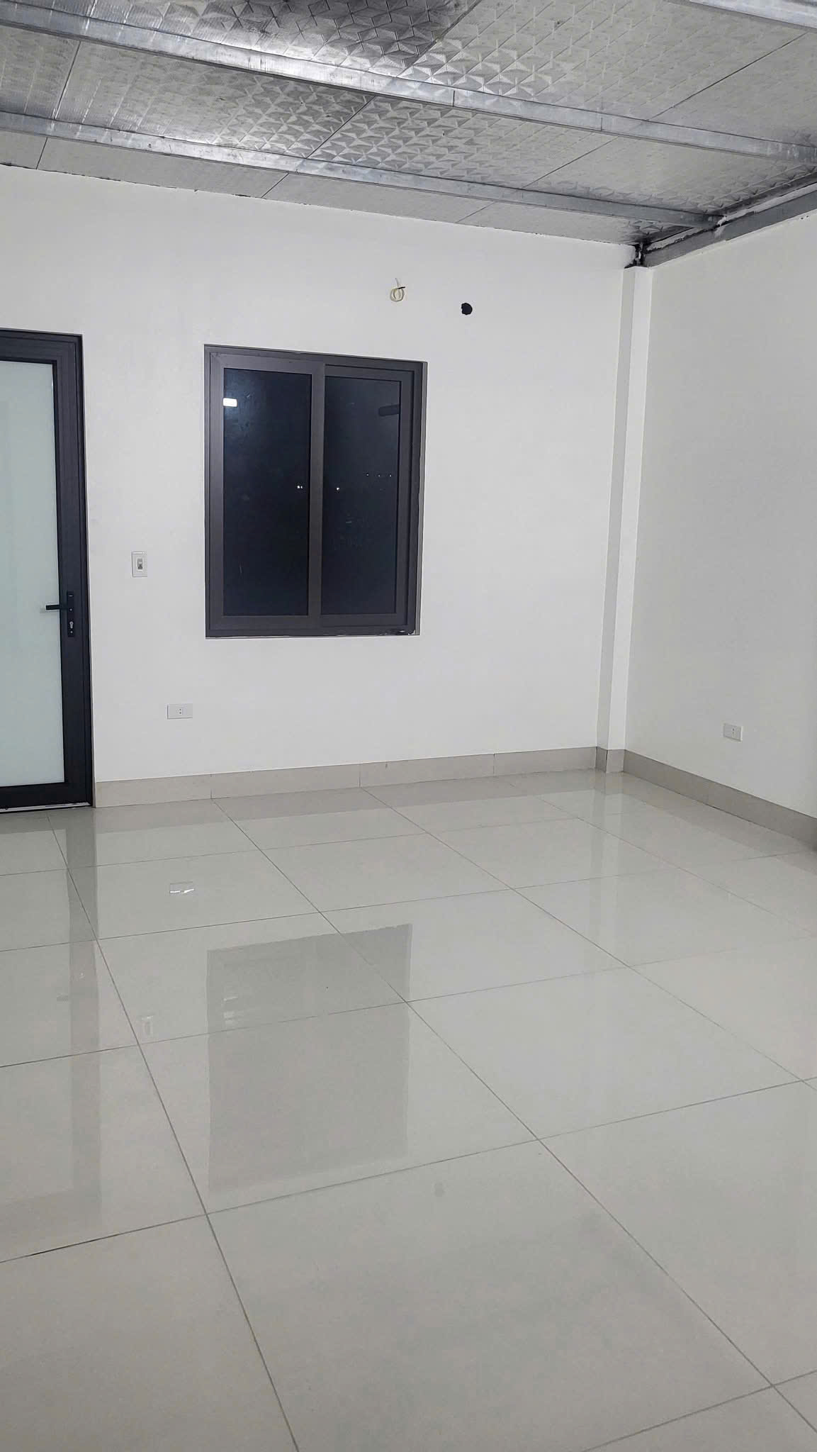 CHO THUÊ NHÀ 3 TẦNG MẶT ĐƯỜNG LỚN – TRUNG TÂM TRẠNG, SÓC SƠN