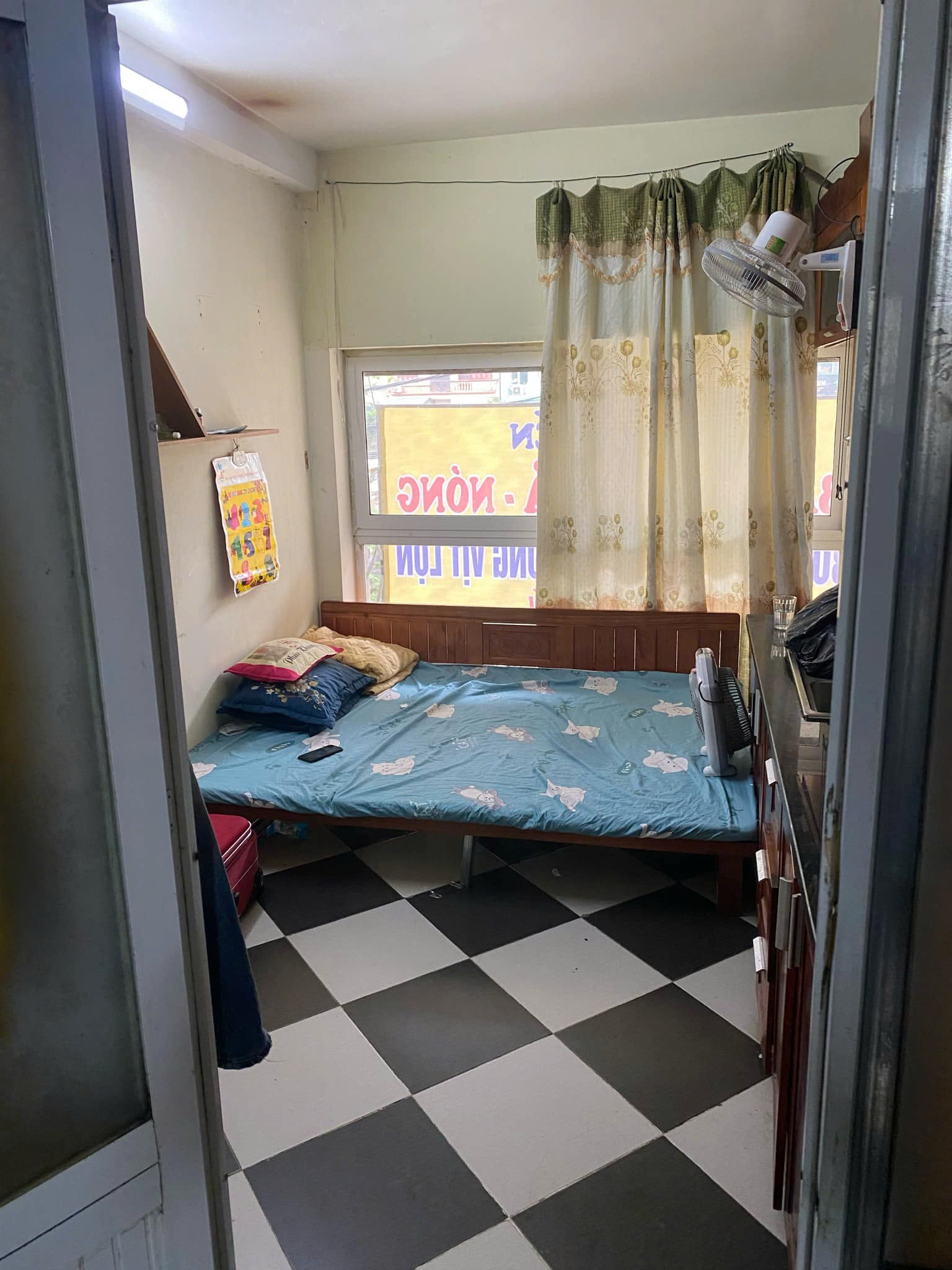 CHÍNH CHỦ CẦN CHO THUÊ TẦNG 1 VÀ TẦNG 2 Địa chỉ: Số 33 Phan Huy Trú , P Yết Kiêu, Q Hà Đông