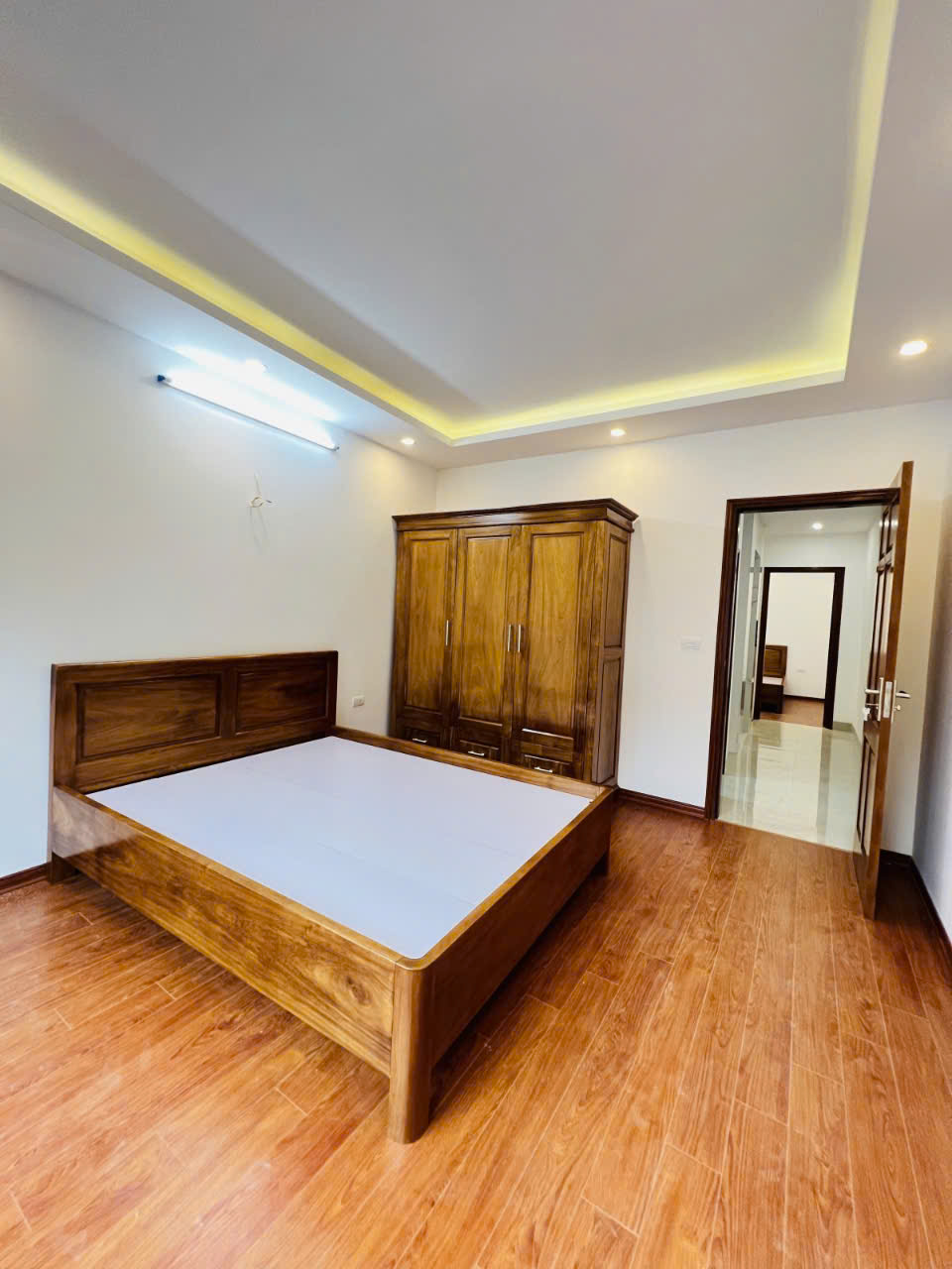 BÁN NGUYỄN CẢNH DỊ – HOÀNG MAI, 47 M2, 6 TẦNG, MẶT TIỀN 4 M, GIÁ 13,7 TỶ.