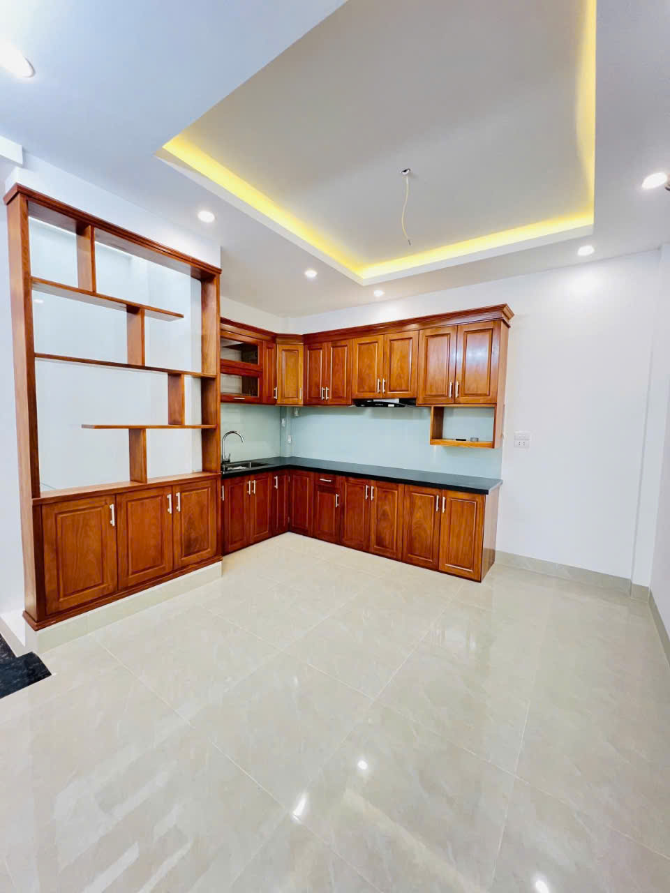 BÁN NGUYỄN CẢNH DỊ – HOÀNG MAI, 47 M2, 6 TẦNG, MẶT TIỀN 4 M, GIÁ 13,7 TỶ.