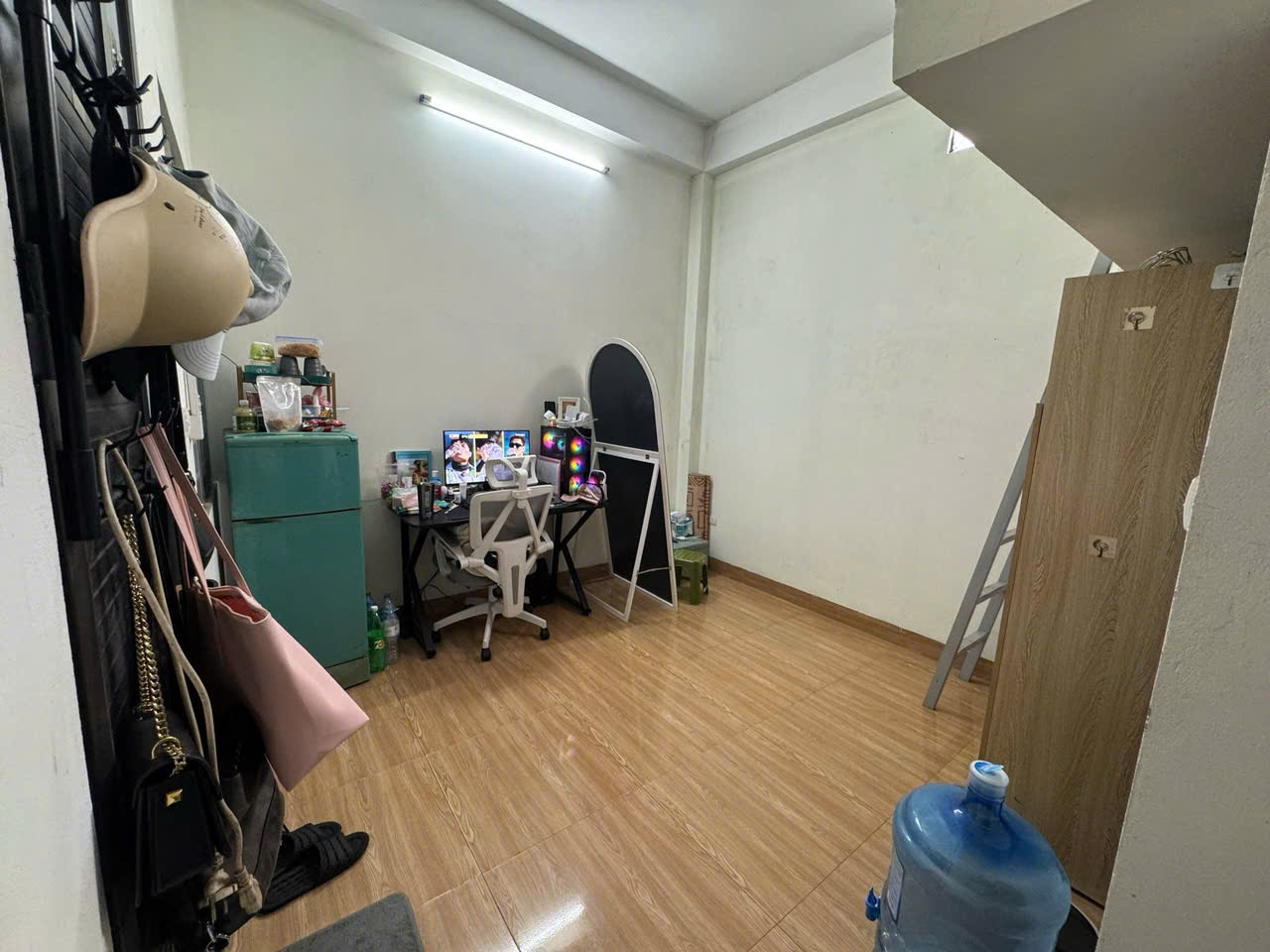 Nhượng phòng CCMN ở ngõ 79 Dương Quảng Hàm , Quan Hoa, Cầu Giấy, HN