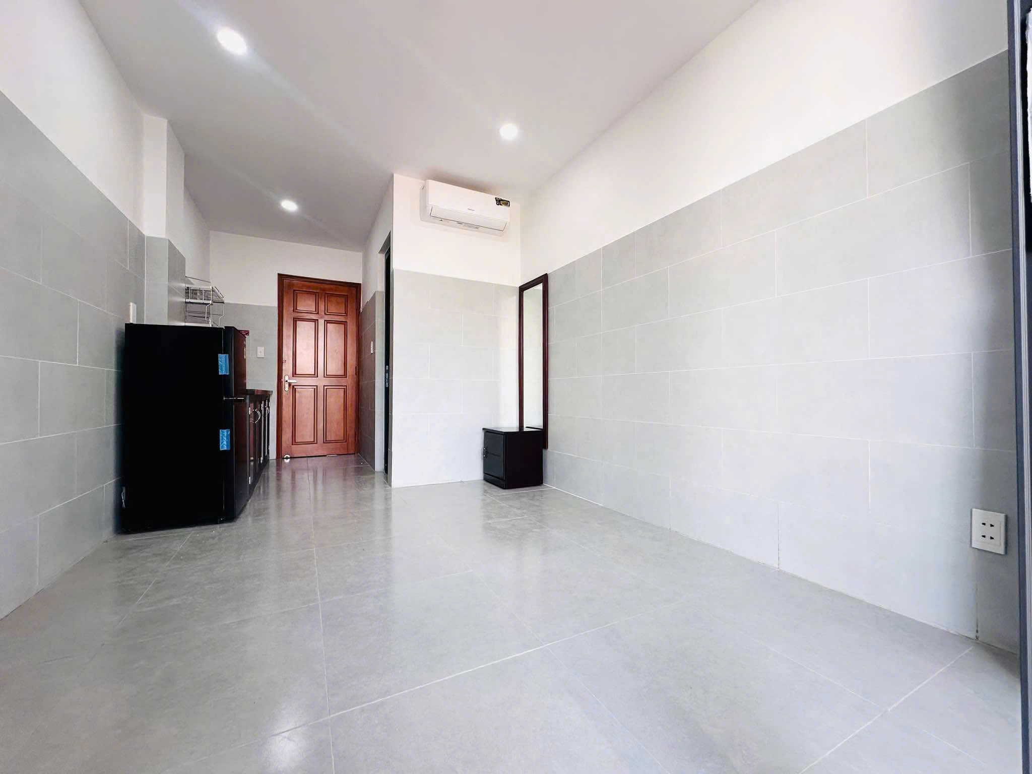 Bán tòa nhà 7 Tầng – 27 CHDV- đường Trần Tấn – ngay Âu Cơ, 6/14x27m, 30.9 tỷ. khoán 120tr