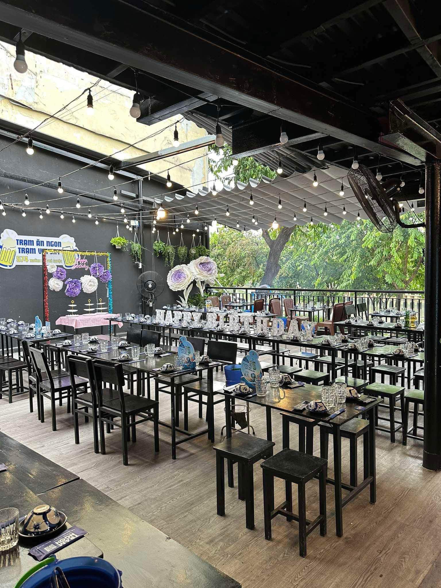 Sang nhượng quán nhậu mặt tiền bờ kè Trường Sa khách ổn định quán Trạm Ngon tại 574 Trường Sa Phường 2 Phú Nhuận.