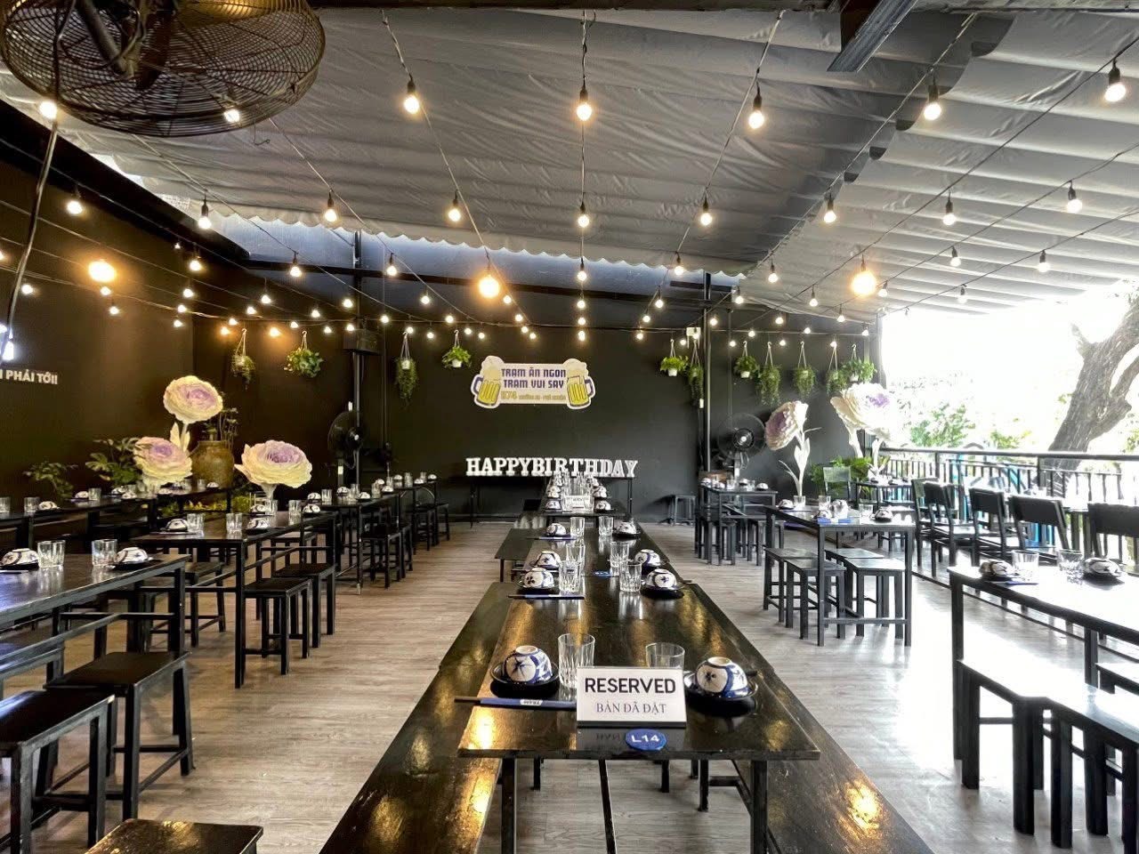 Sang nhượng quán nhậu mặt tiền bờ kè Trường Sa khách ổn định quán Trạm Ngon tại 574 Trường Sa Phường 2 Phú Nhuận.