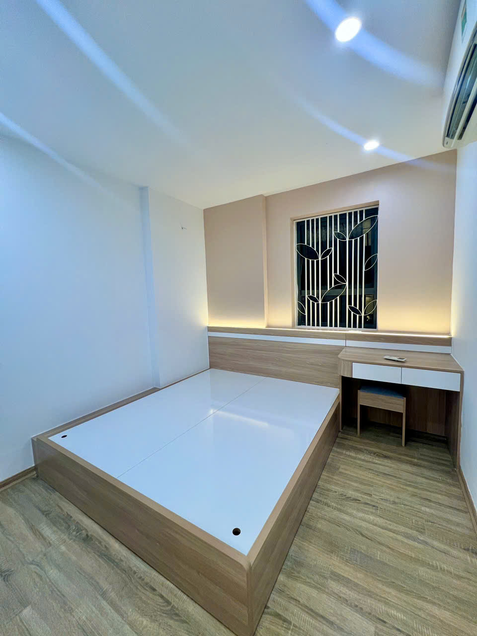 Căn hộ sổ đỏ, tầng thấp tòa chung cư Rice City, Linh Đàm, quận Hoàng Mai, 54m2, 2 ngủ, giá chỉ 3.7x tỷ