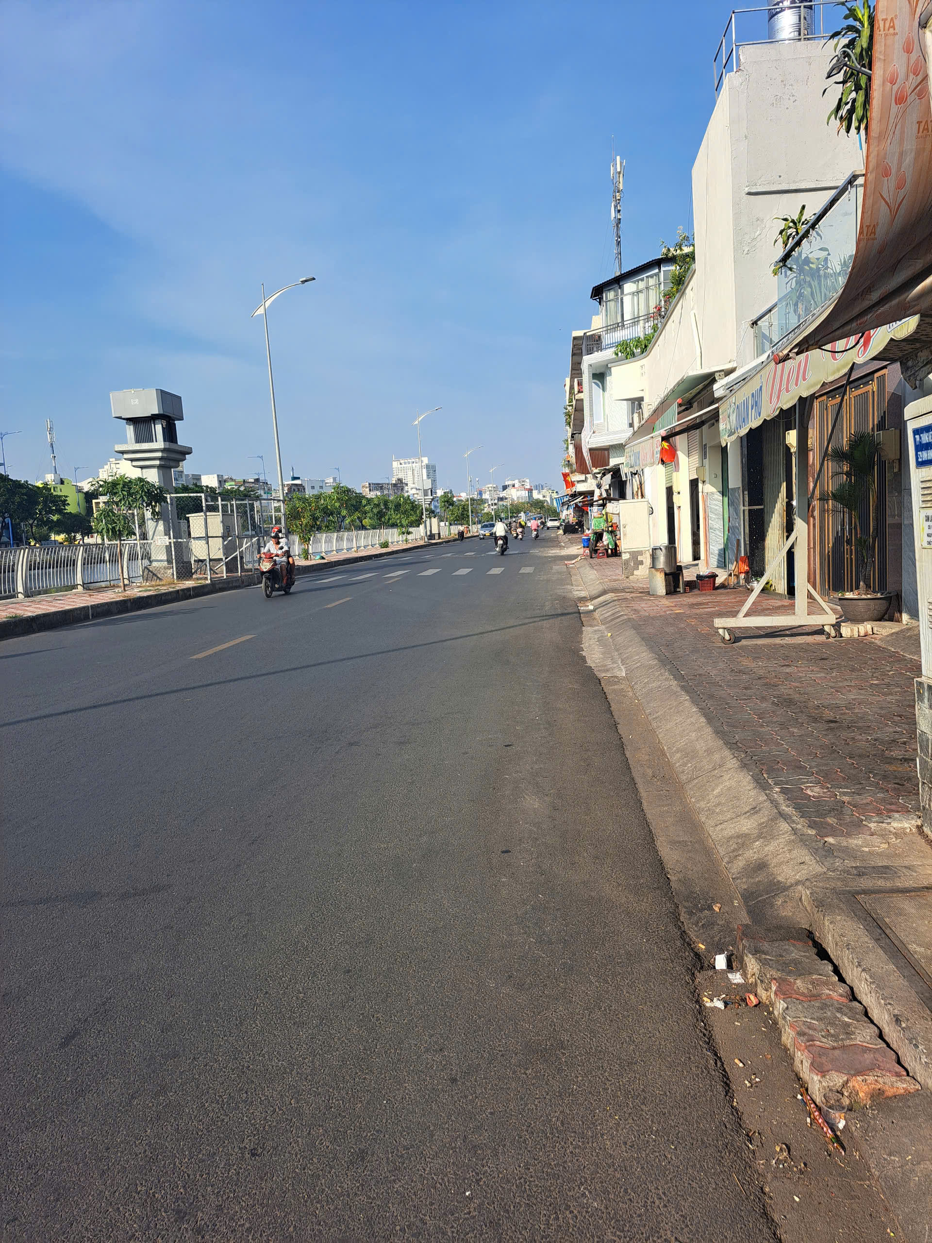 BÁN NHÀ MẶT TIỀN KINH DOANH –BẾN BÌNH ĐÔNG Q8 – QUA CÂY CẦU LÀ TỚI Q5