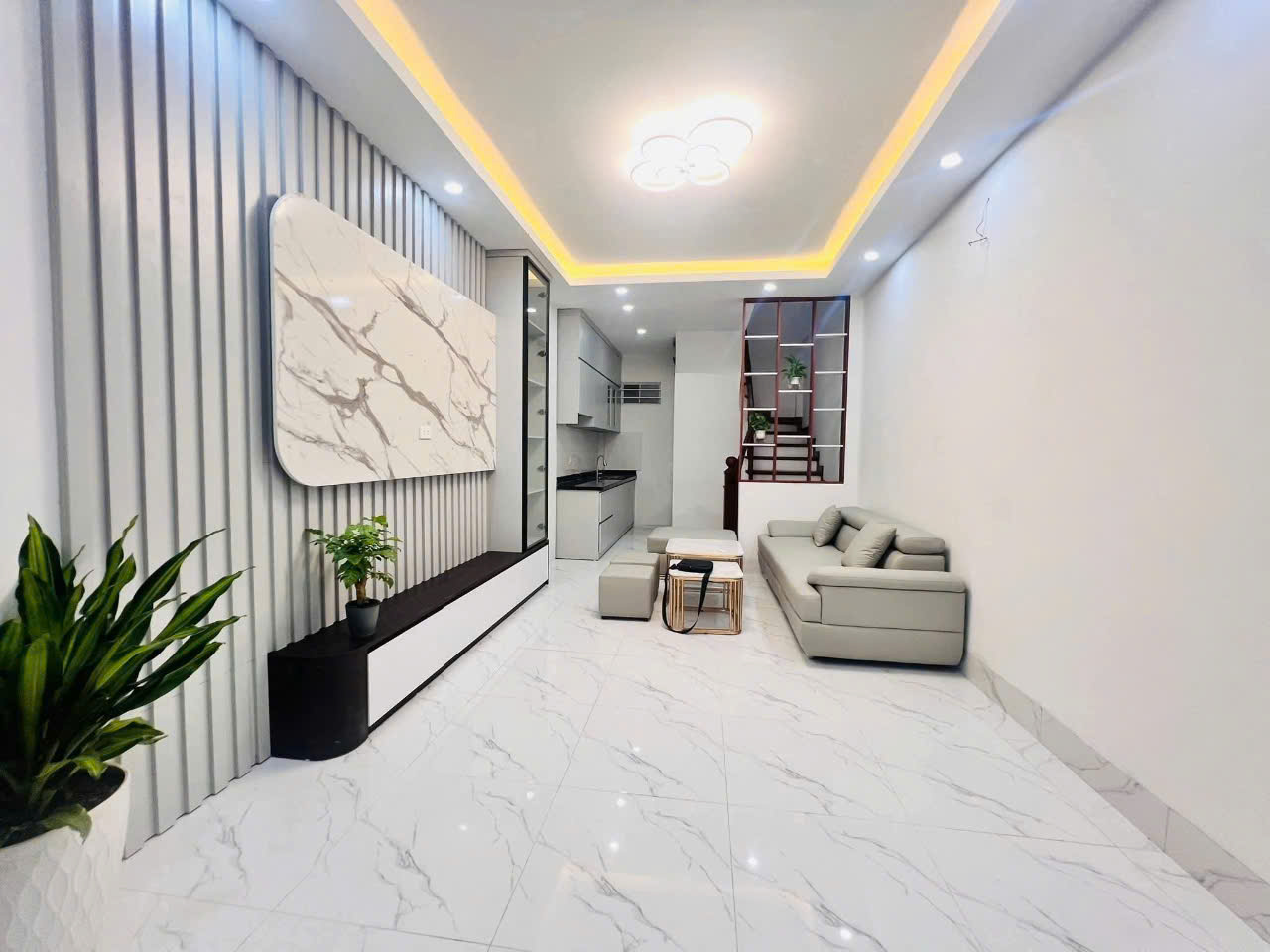 BÁN NHÀ TRUNG TÂM CẦU GIẤY, HÀ NỘI-30M-5 TẦNG-3 NGỦ- GIÁ CHỈ 7,4 TỶ